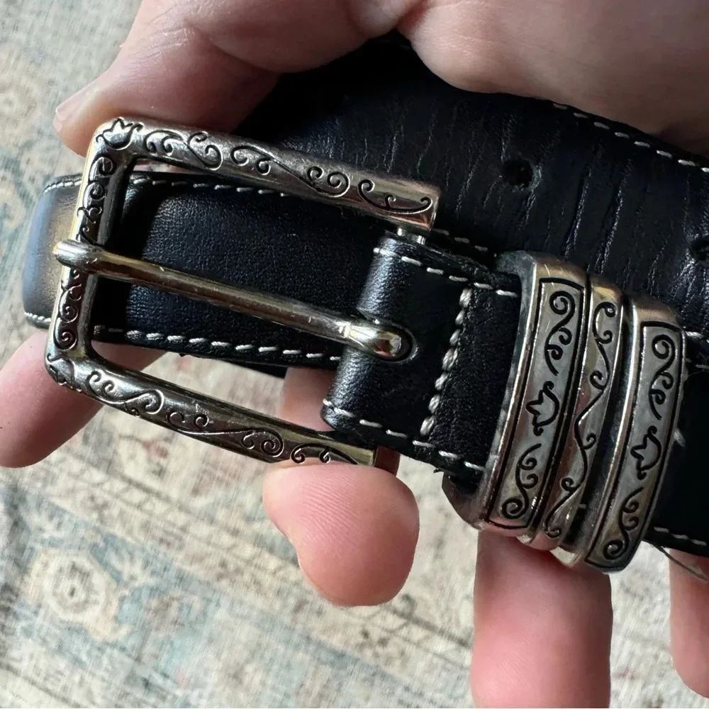Vintage Italian Genuine Leather Belt Silver Design Style Medium Casual Corner